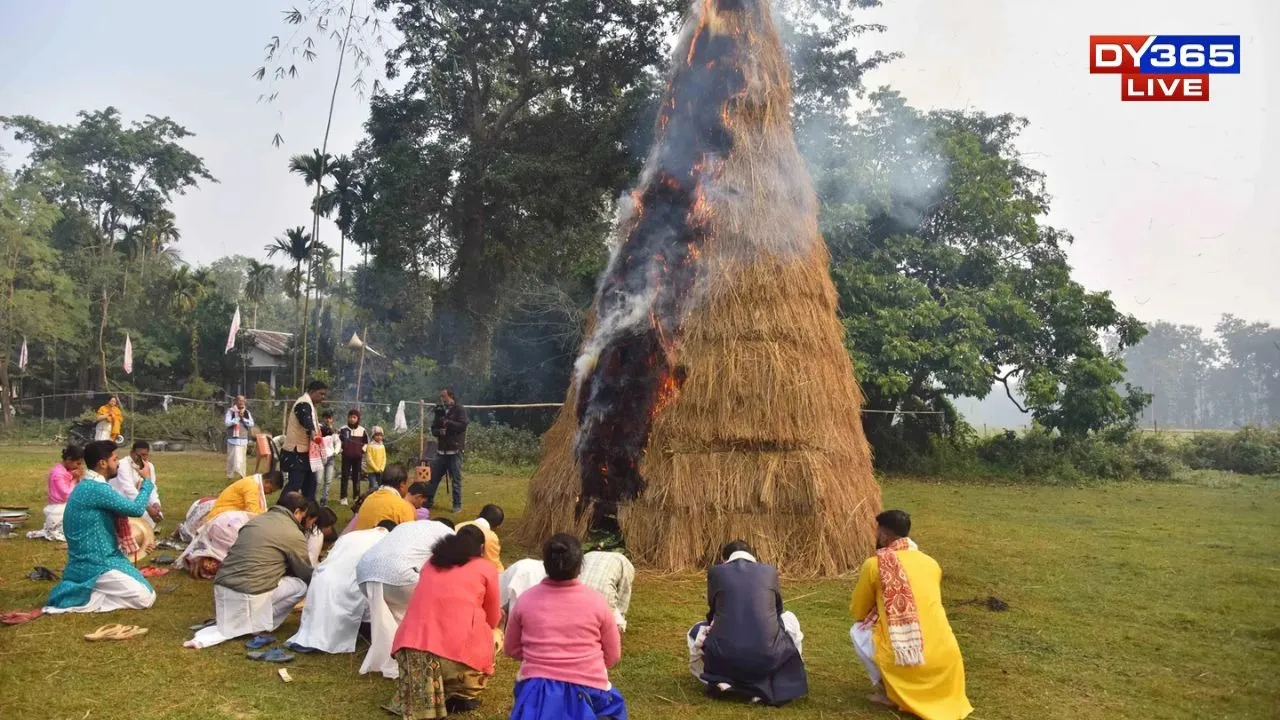  পদূলিমুখত হেঁপাহৰ ভোগালী বিহু Photograph: (DY365) 