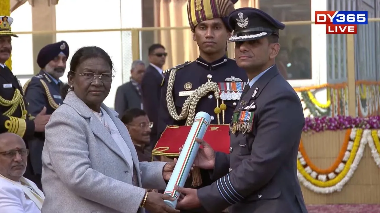  President Droupadi Murmu Confers Ashoka Chakra on Group Captain Shubhanshu Shukla for ISS Mission