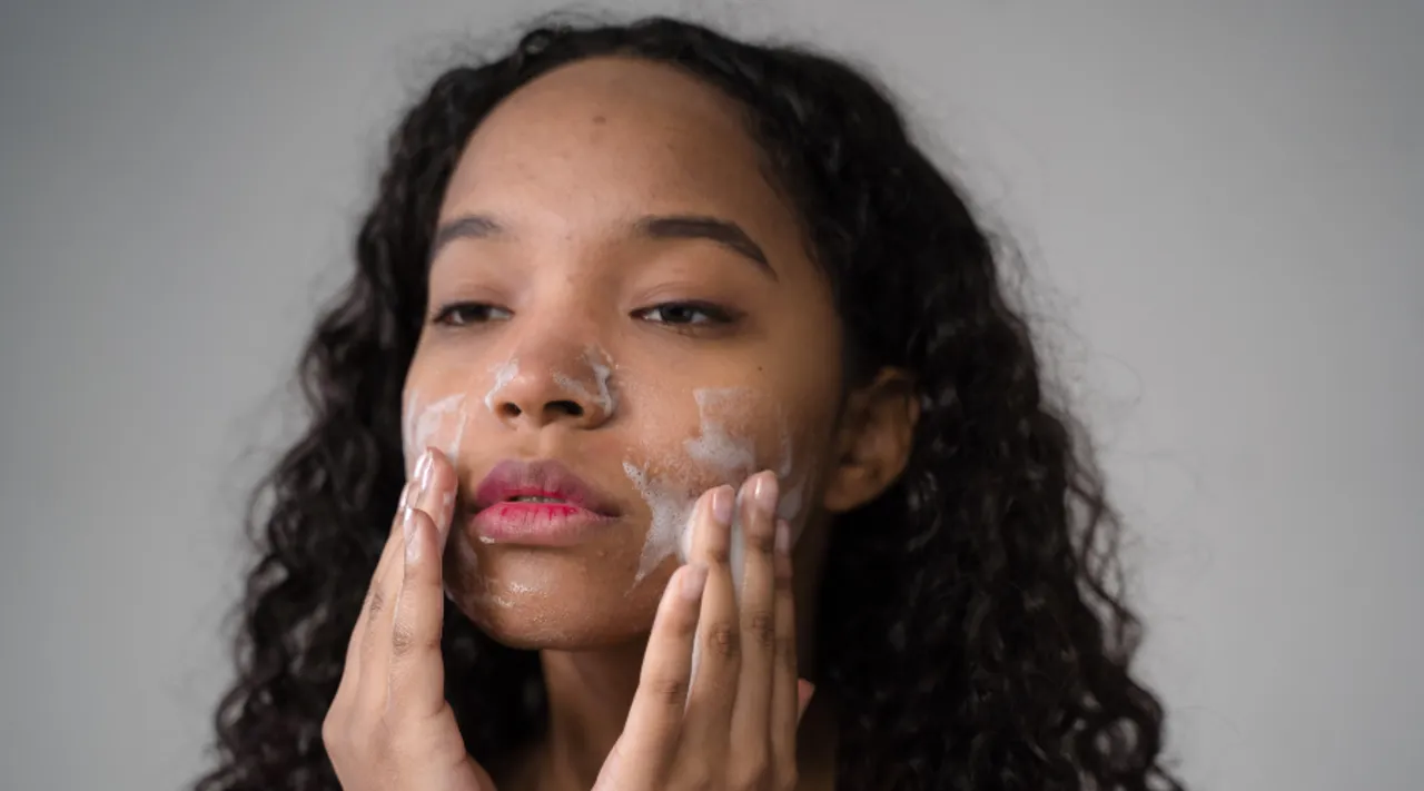 Busting The Myths Surrounding Cleansing Oils And 9 That You Can Invest In