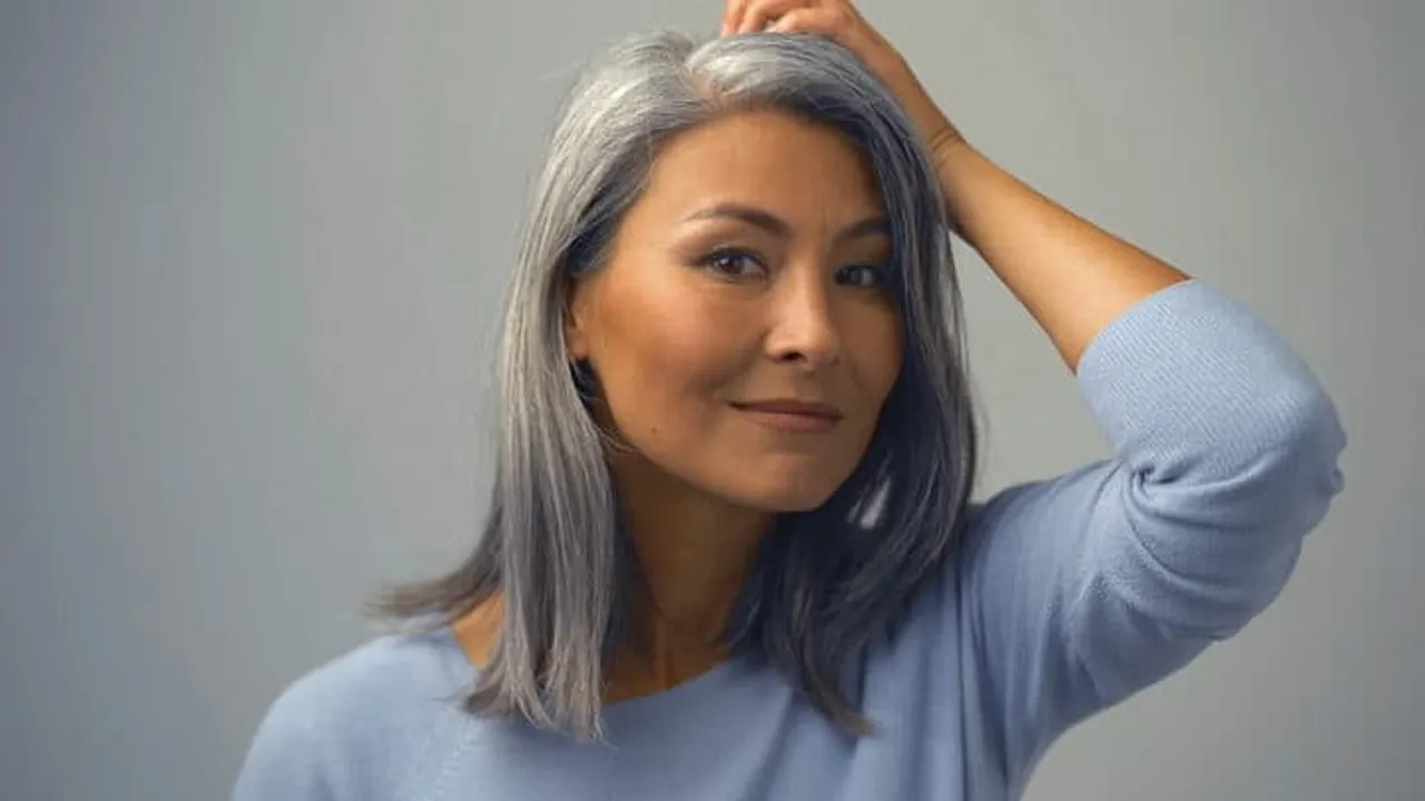Removing-Hair-Color-to-Go-Grey-at-Home-720x405