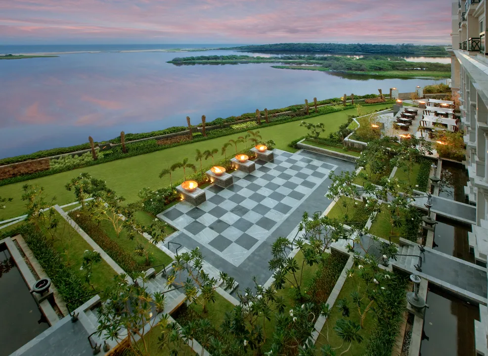 SeaviewCourtyard