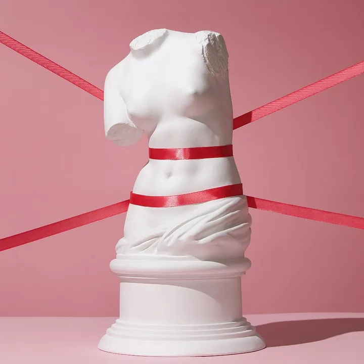 Why are non-invasive body contouring treatments still so hush-hush?