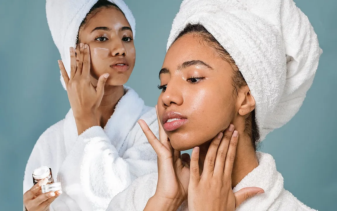 Can you use sunscreen and facial oil together?