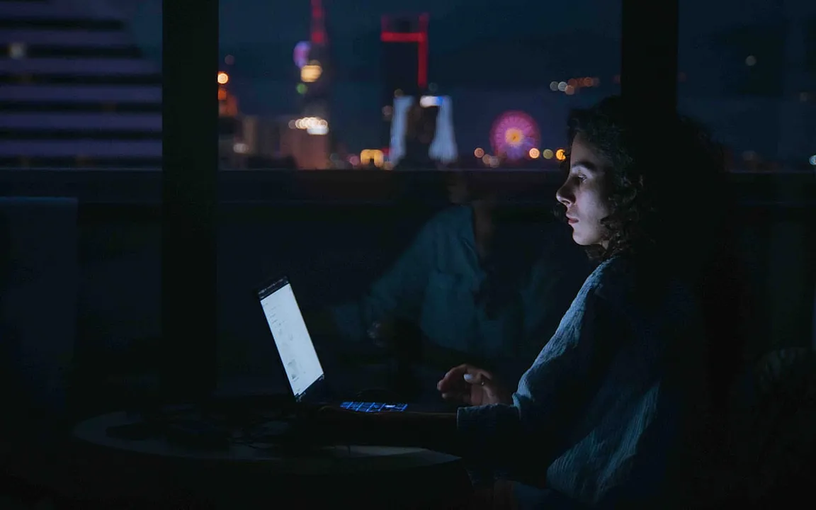 How to maintain a healthy lifestyle if you work the night shift 