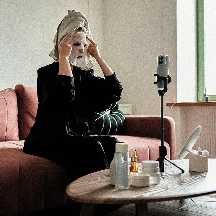 Yâ€‹â€‹our dermatologist has a new gig as an influencerâ€”should you swipe right or block them?