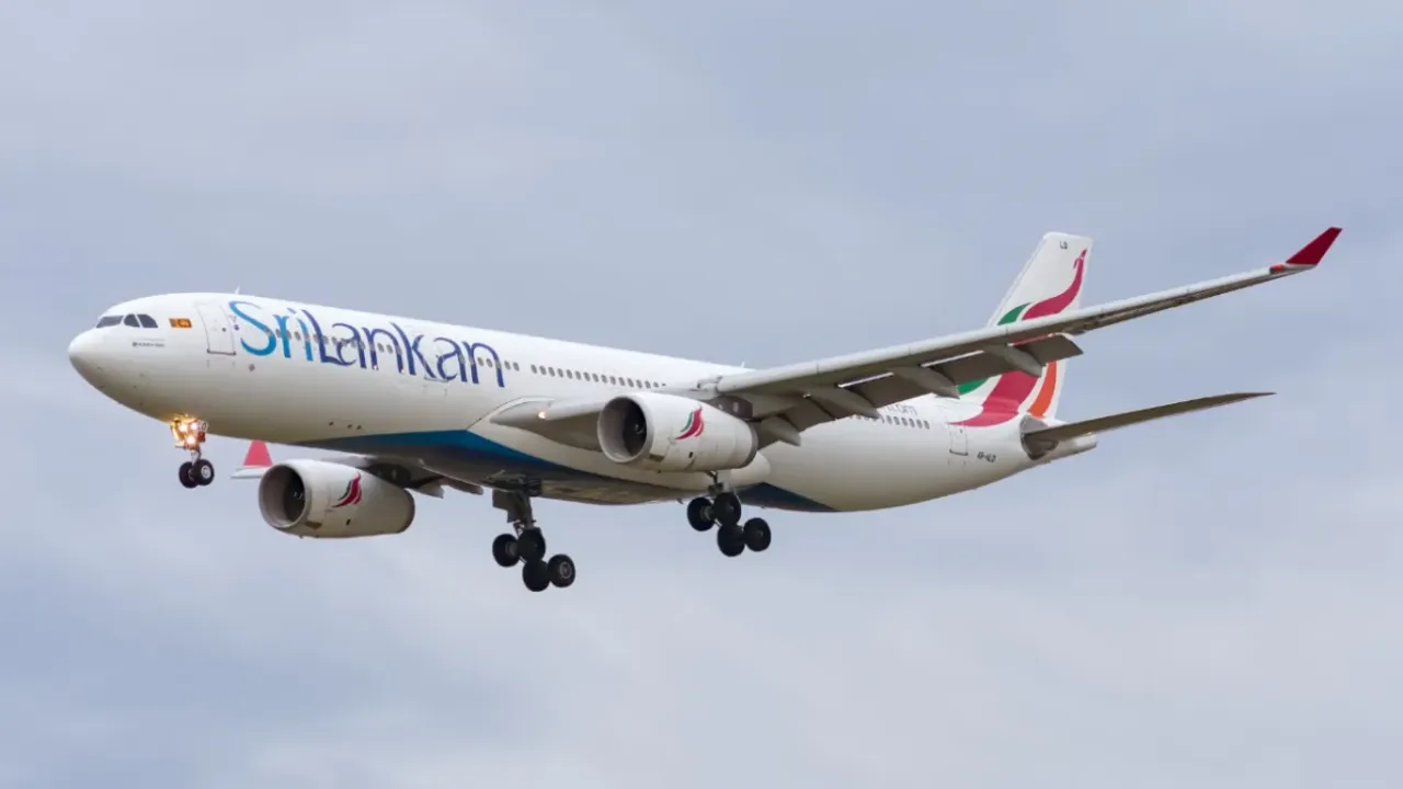  Sri Lankan Airlines Investigates Mid-Air Incident
