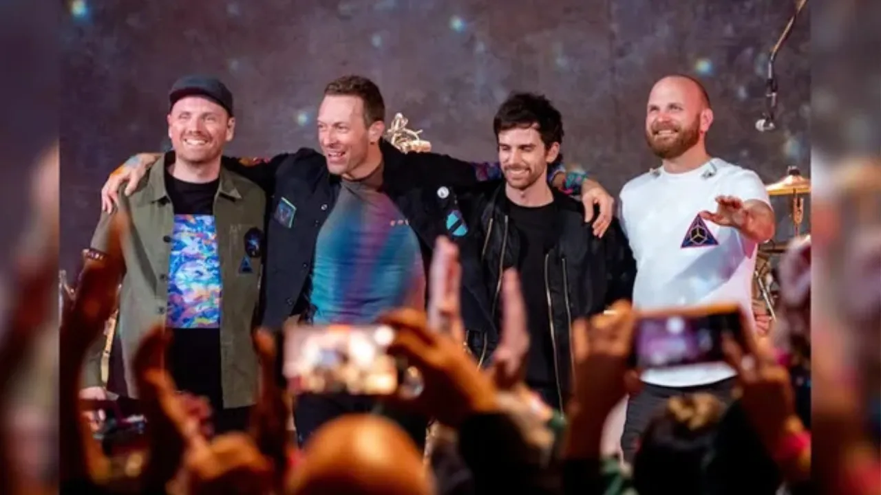 Coldplay Ends India Tour, Pays Republic Day Tribute