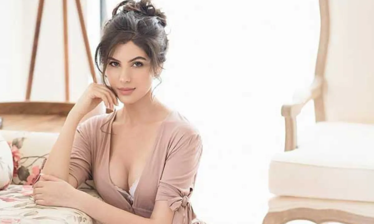 Elnaaz Norouzi