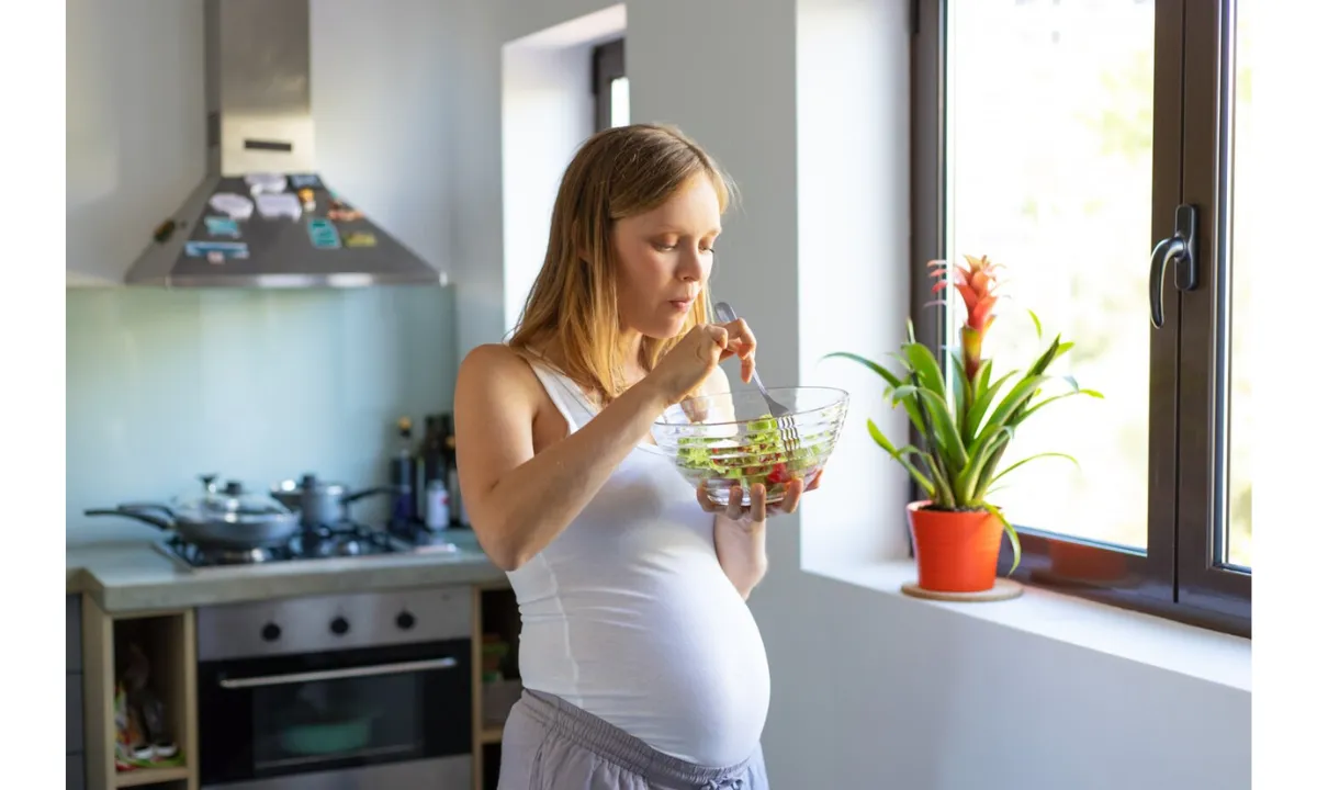 Avoid Eating These 5 Things During Pregnancy