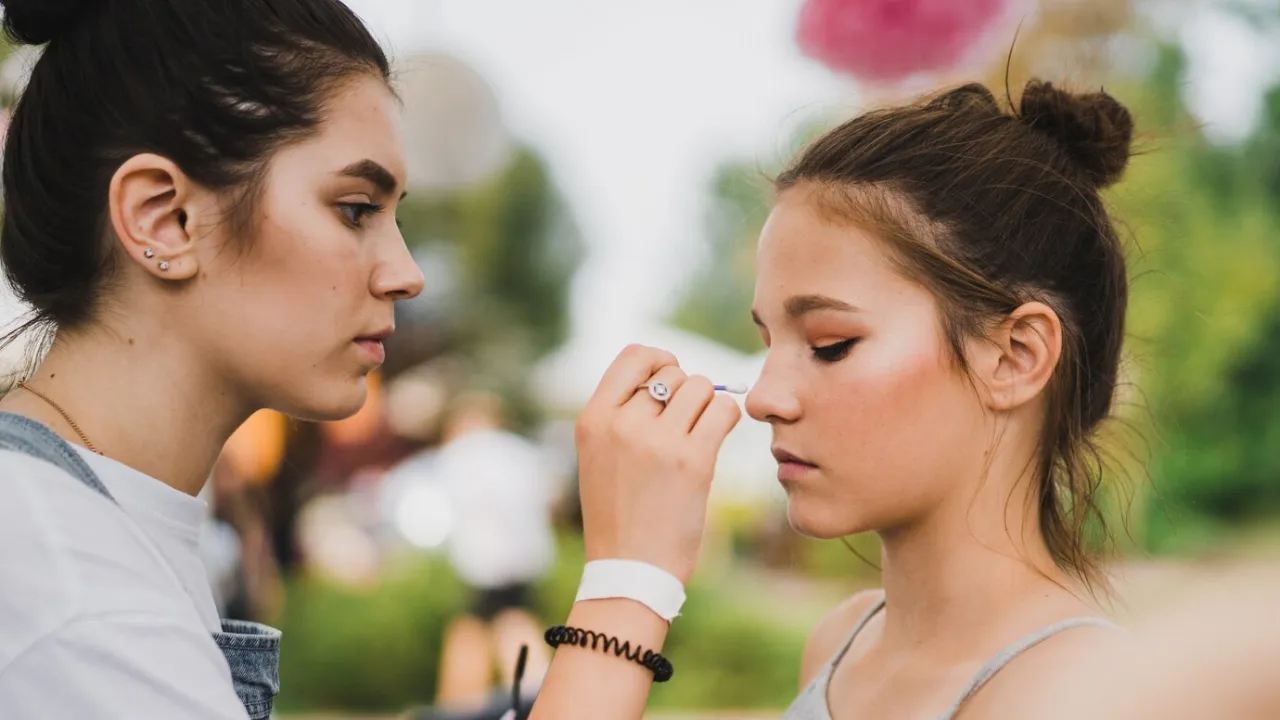 How To Apply Smudge-Free Kajal In Summer?