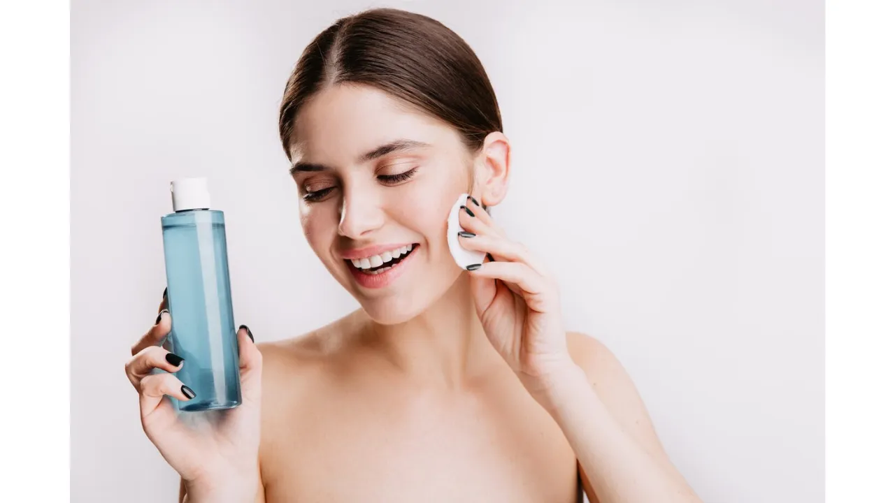 These Are The 10 Best Skin Toners That Keep Your Skin Hydrated