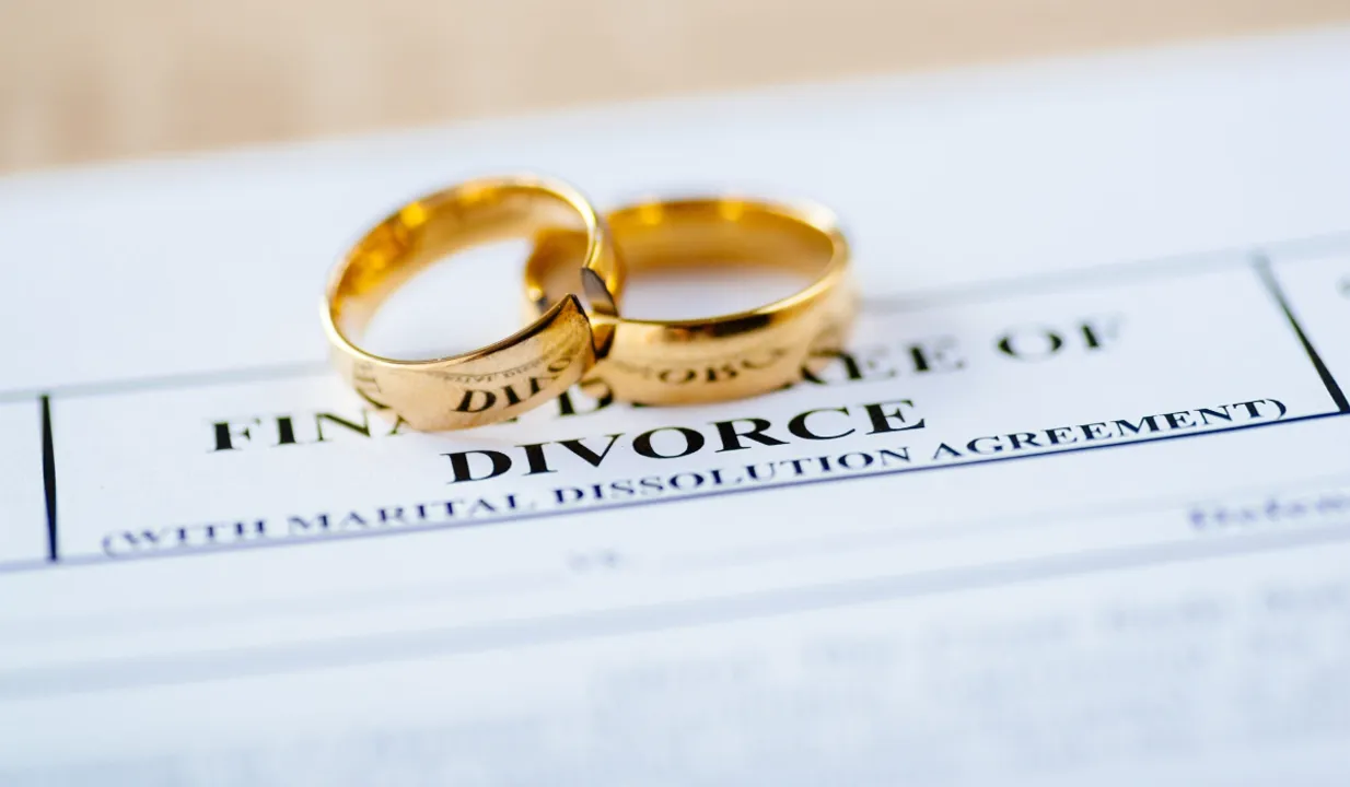Divorce (Oil City News).png