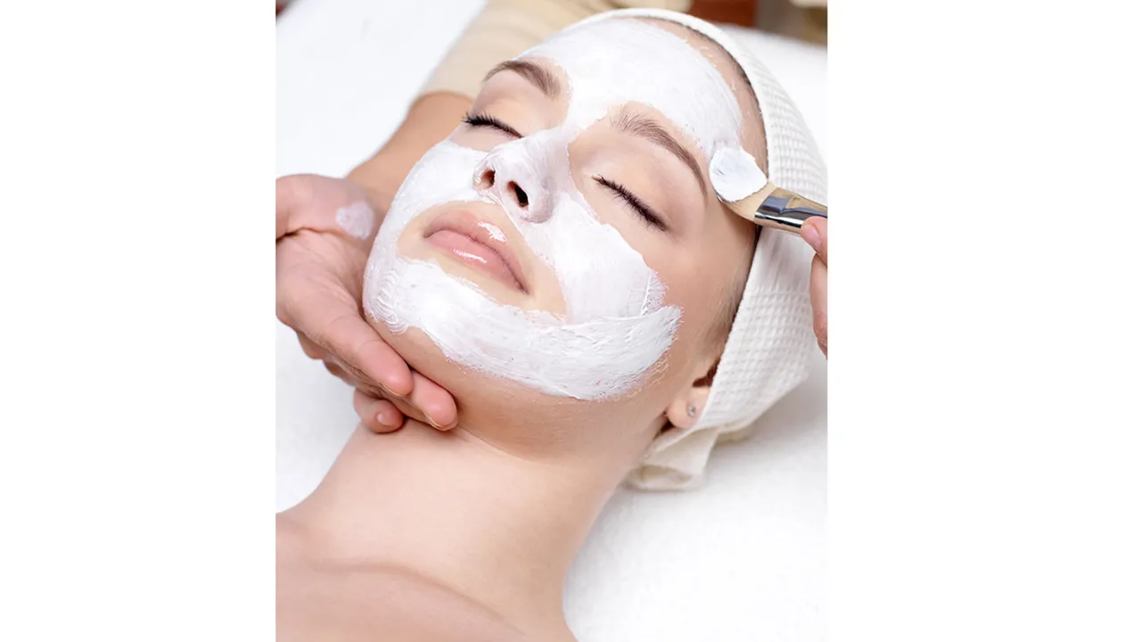 Facial (Stylecraze).png