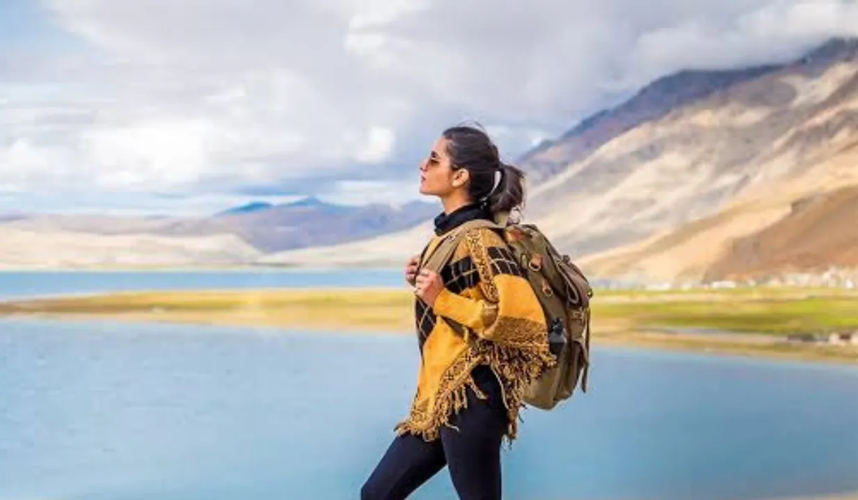  Solo Trip (Veena World .com).png