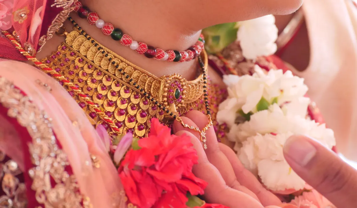 Symbol Of Suhaag After Marriage(Unsplahs.com)