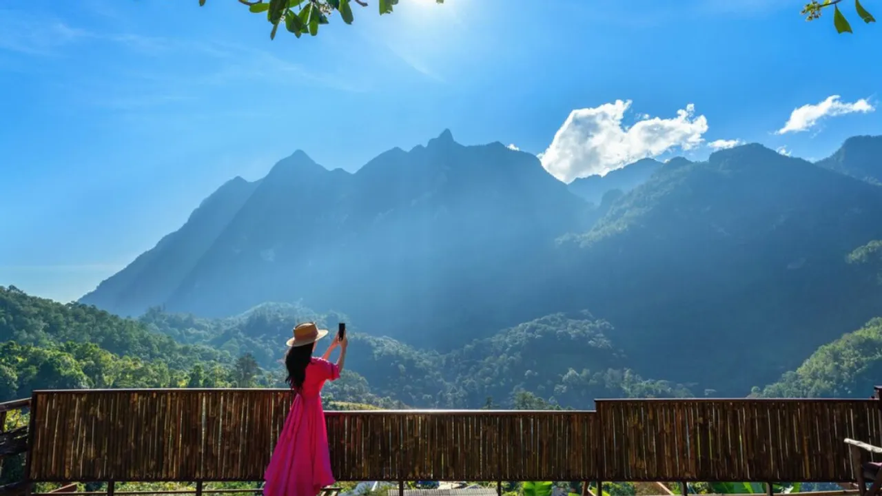Travel (Freepik)
