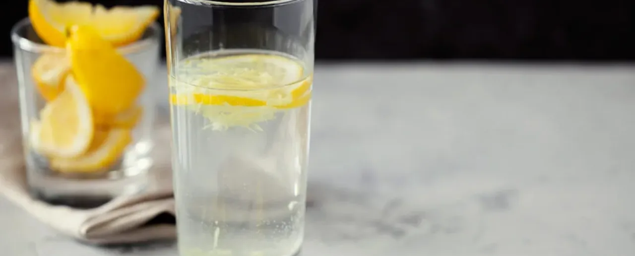 lemon water, image credit: medical news today