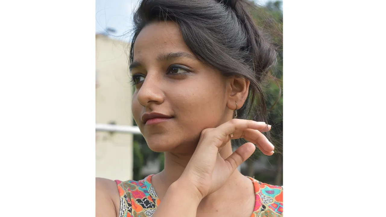 Girl(Wallpaper Flare).png