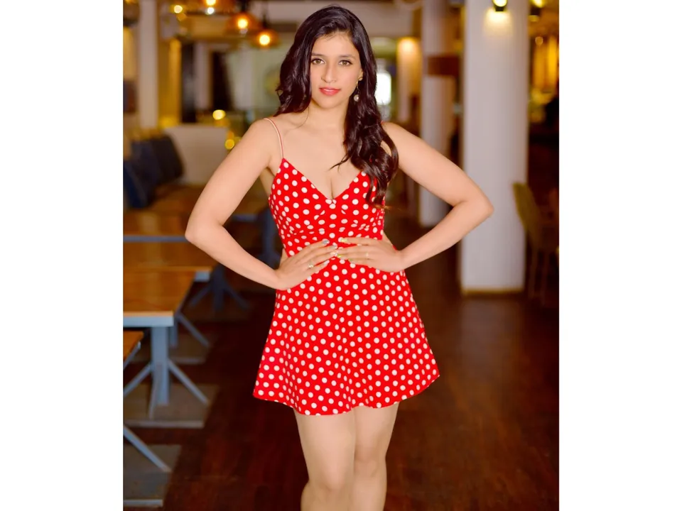 Mannara Chopra(Mannara Instagram)