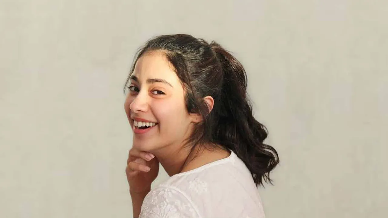 Baby Hairs(Janhvi Kapoor Instagram)