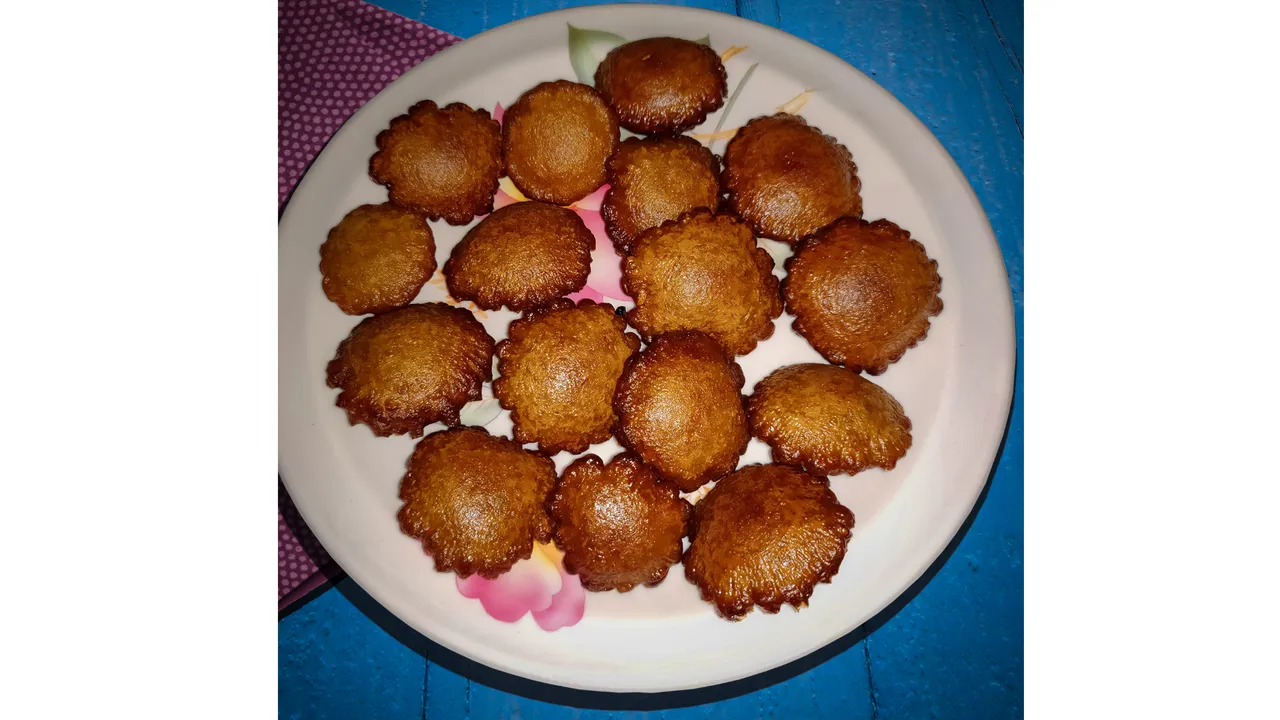 Tail pitha (Barasha's Kitchen).png
