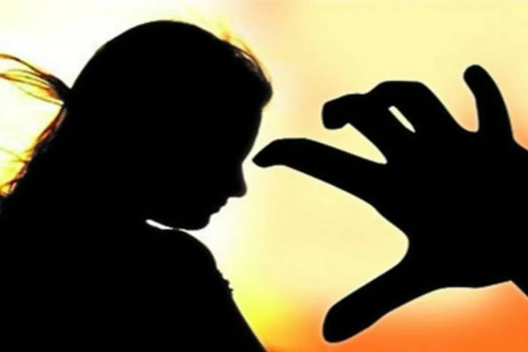 महिला की पर्सनल वीडियोस व्हाट्सएप पर शेयर करने के लिए आदमी गिरफ्तार