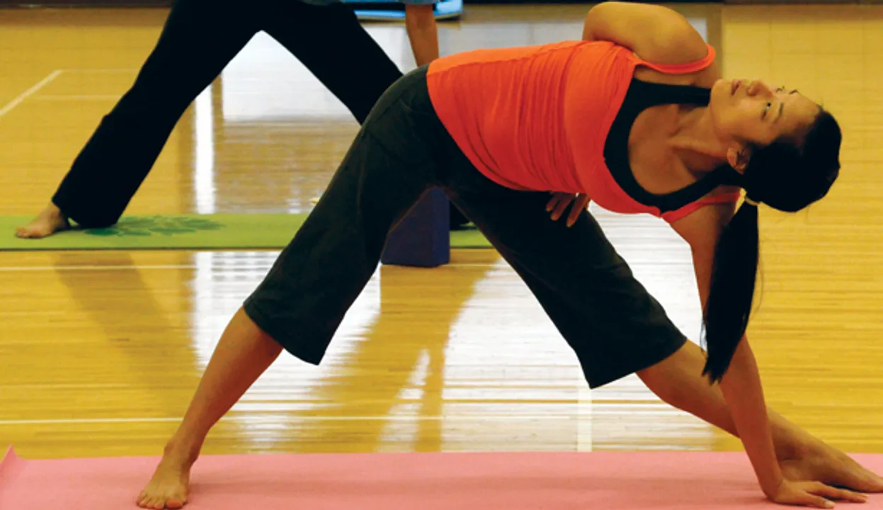 महिलाओं के लिए एक फिटनेस योजना के रूप में योग कैसे काम करता है