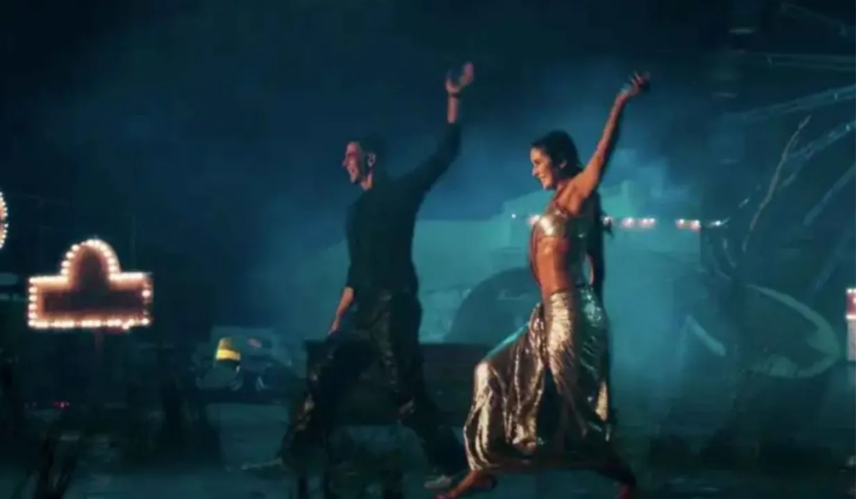 Katrina Kaif Tip Tip Song: रवीना टंडन के टिप टिप सांग में नज़र आयी कैटरीना, क्यों बॉलीवुड में हीरोइन हीरो से जल्दी बदल दी जाती हैं