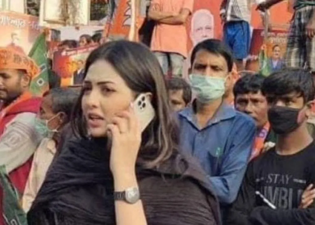 बीजेपी नेता पामेला गोस्वामी को कोकेन रखने के आरोप में गिरफ्तार किया गया