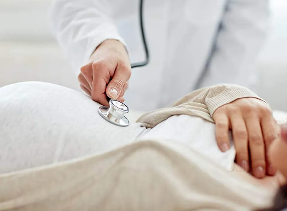 बनना चाहते है Gynaecologist? जाने इसकी सैलरी और स्कोप के बारें में