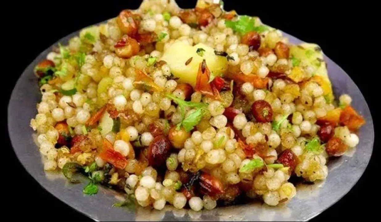 Sabudana Khichdi Benefits: साबूदाना खिचड़ी खाने के फायदे