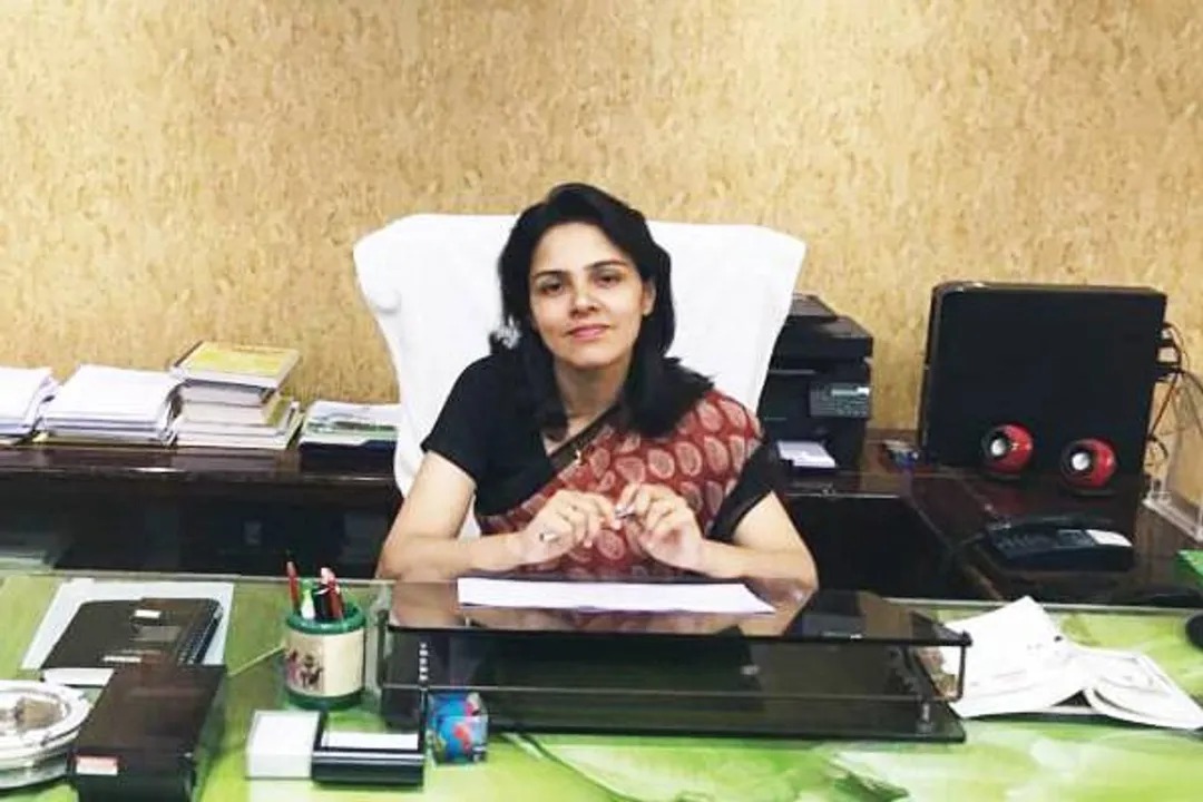 IAS रोशन जैकब कौन है? लखनऊ की प्रभारी जिला मजिस्ट्रेट नियुक्त