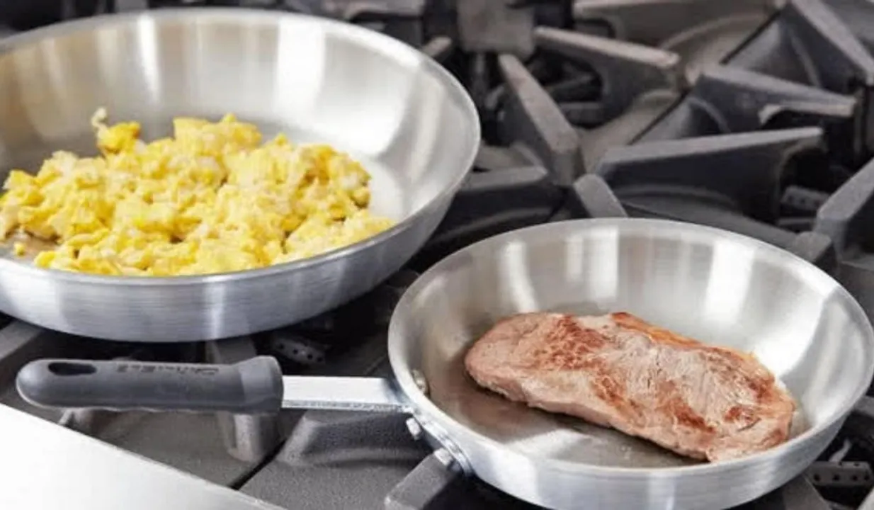 Cooking Food In Aluminium Bartan? क्या एल्युमिनियम पैन में खाना पकाने से डिमेंशिया या अल्जाइमर हो सकता है?