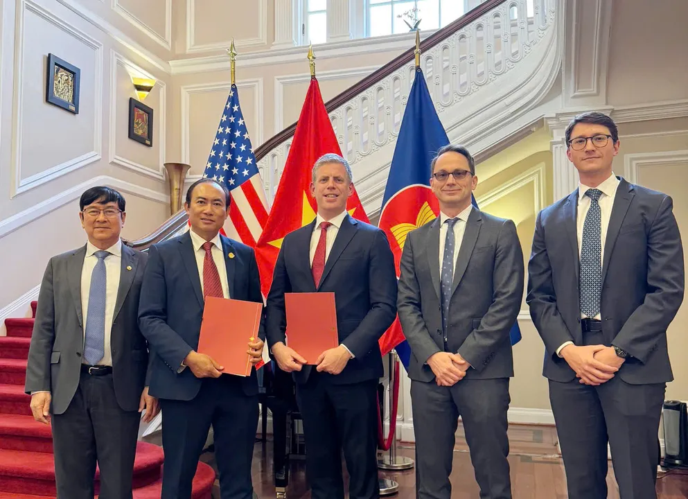 Vietjet Signs US 300 Million