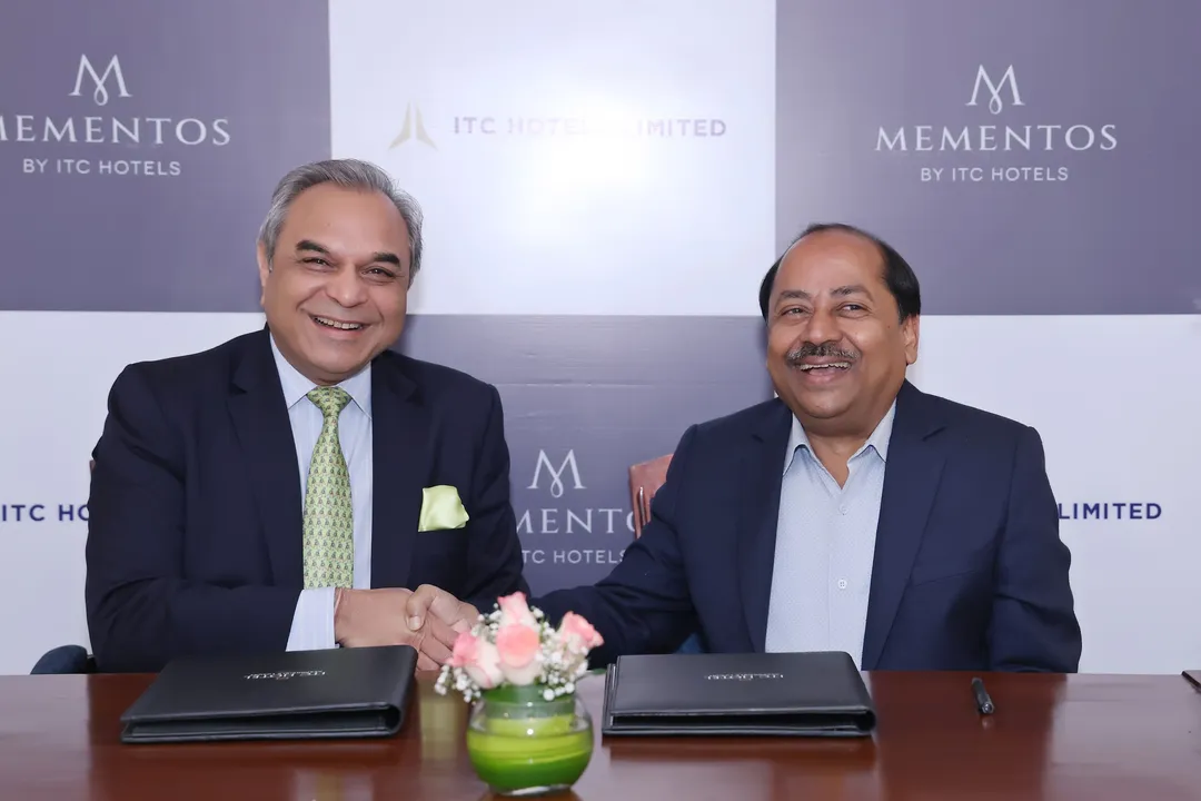 Anil Chadha, Managing Director,ITC Hotels Limited with Basant Berlia, Group Managing Director, LR Berlia Group at the Signing ceremony of Mementos Siliguri