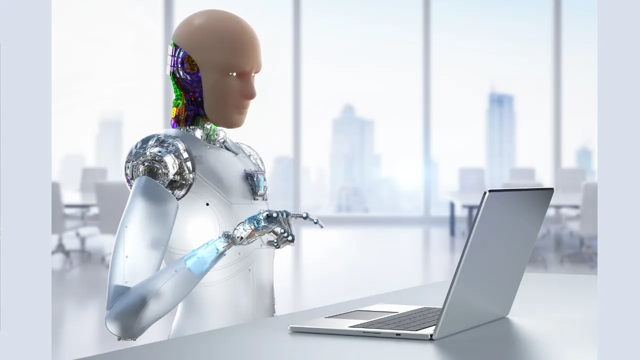 Balancing AI and Human Touch in Hospitality Expert Opinions