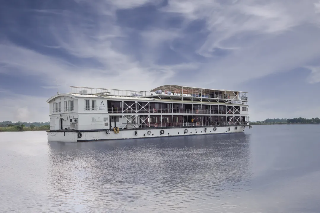 MVBG- Ship Exterior (b)