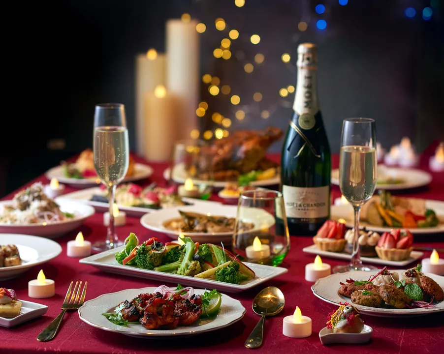 SLBL - Christmas Eve Dinner at b Cafe, (1)