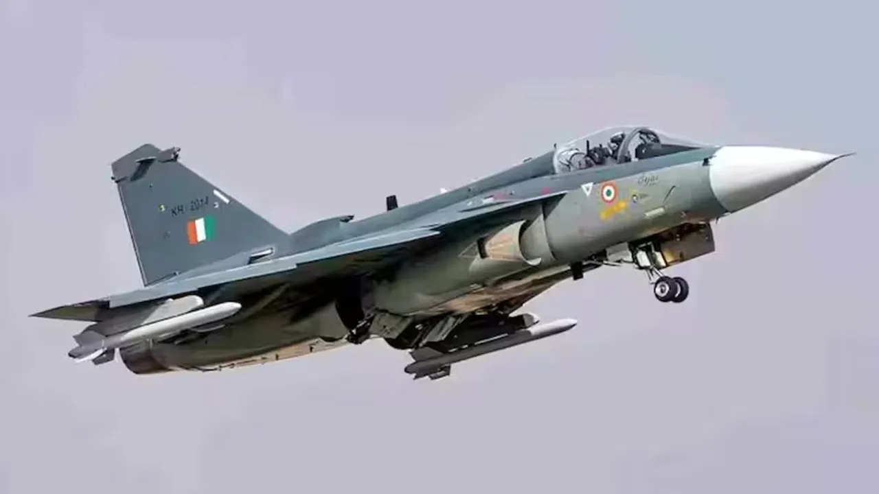 Astra MkII ক্ষেপণাস্ত্র, ভারতীয় বিমান বাহিনী, Su-30MKI, Tejas MkII, Rafale India, AMCA India, Astra missile features, Make in India Defence, ভারতীয় প্রতিরক্ষা প্রযুক্তি, dual-pulse missile India, active radar seeker, ECCM missile India, দেশীয় ক্ষেপণাস্ত্র, পাকিস্তান চীন প্রতিক্রিয়া Astra MkII