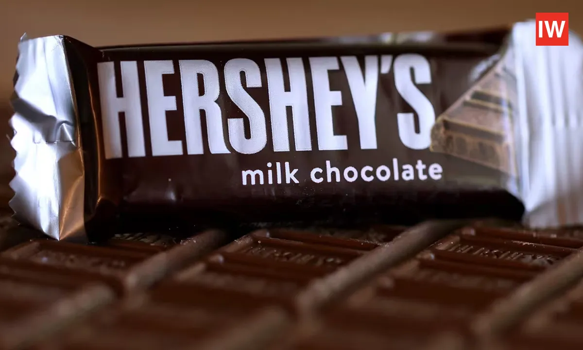  Hershey Shares Soar 10% Amid Mondelez Buyout Speculation