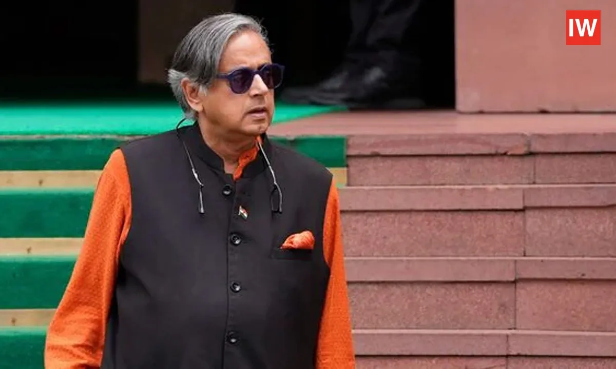 Shashi Tharoor Hits Out at Trump Aide Navarro’s ‘Maharaja of Tariffs’ Comments