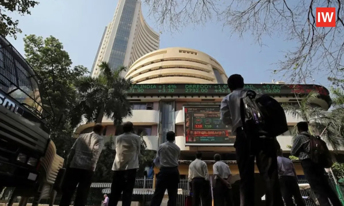  Stock Market Today: Sensex Flat at 81,800, Nifty Holds 25,050
