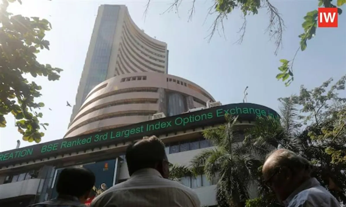  Stock Market Today: Sensex at 84,440, Nifty 50 Near 25,900 in Early Trade