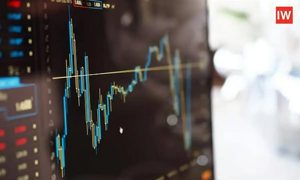  Stock Market Today: Sensex Slips 220 Points to 84,776, Nifty 50 Below 26,000