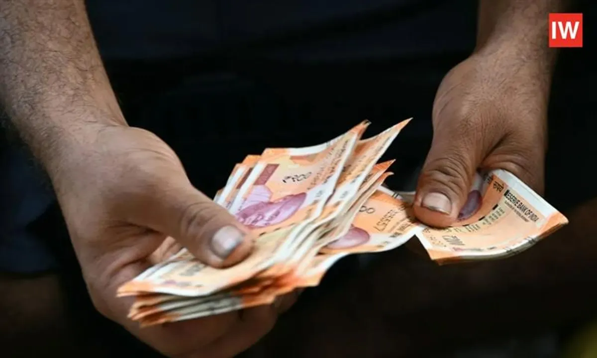  Record Low Rupee: Currency Crashes Past 90/USD for the First Time Amid India-US Trade Deal Delays