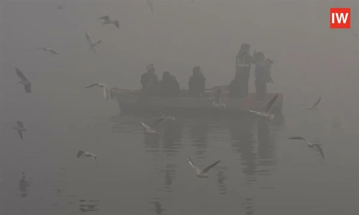  Delhi Battles Toxic Smog as AQI Stays Severe and Visibility Drops