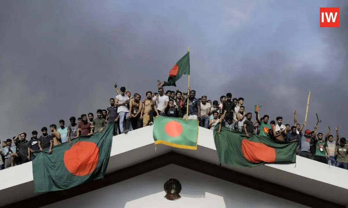  Bangladesh in Turmoil as Government Rallies Behind Prothom Alo and Daily Star Amid Chaos