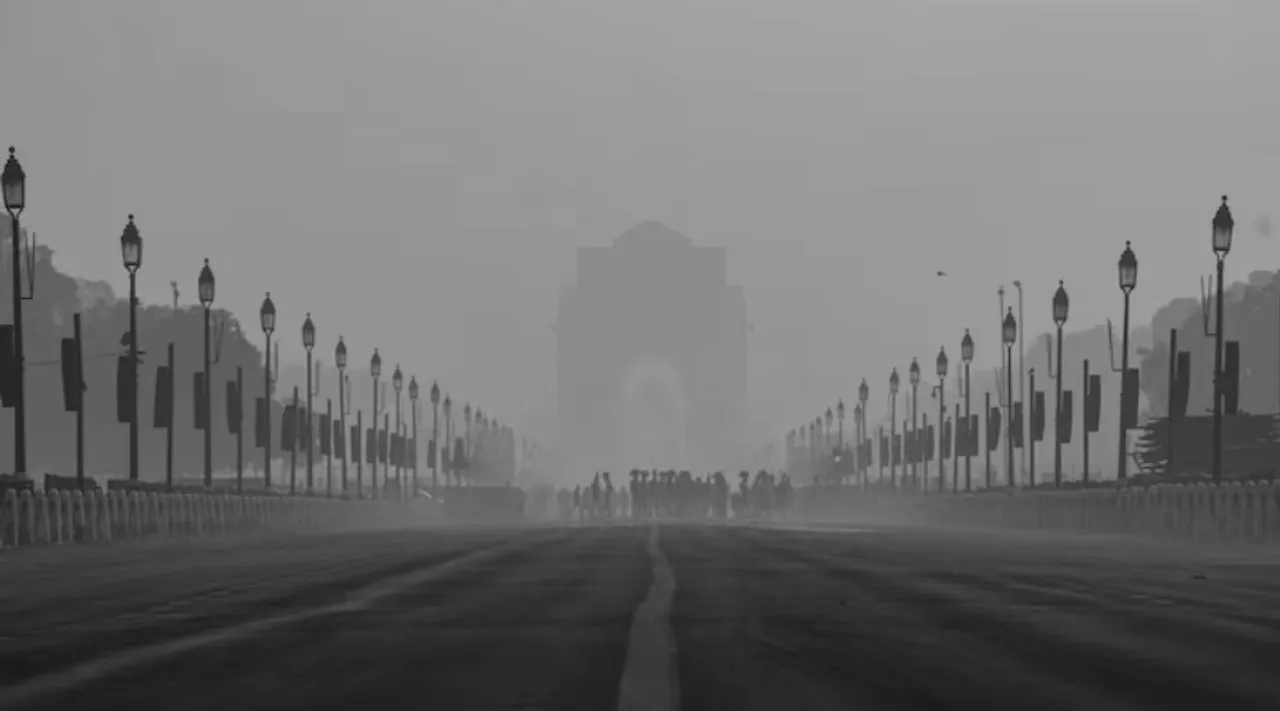  Delhi Chokes as Courts Push, Leaders Stall, and Citizens Suffocate
