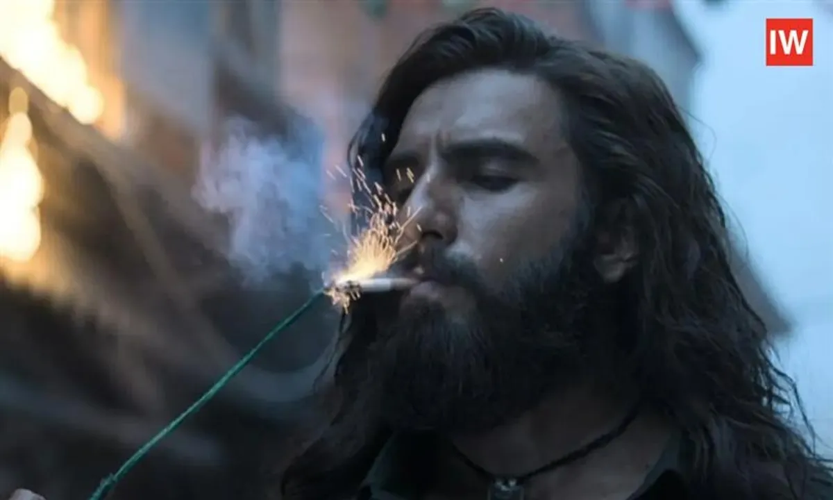 Ranveer-Singh’s-Dhurandhar-Reaches-Pakistan’s-Piracy-Market,-Selling-For-Just-Rs.-16-On-Karachi-Streets--