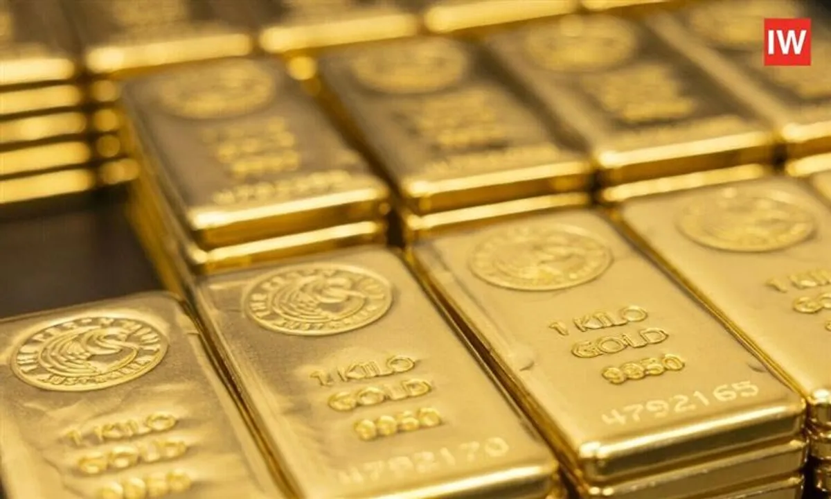 Gold-Price-Today-Flat-Across-India-as-MCX-Gold-Trades-Near-Rs.-1.57-Lakh,-February-Down-1.77